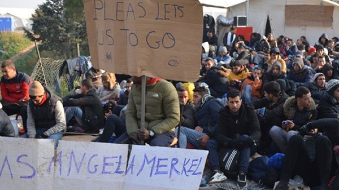 Μυρίζει μπαρούτι στην Ειδομένη με 7.000 μετανάστες στα σύνορα