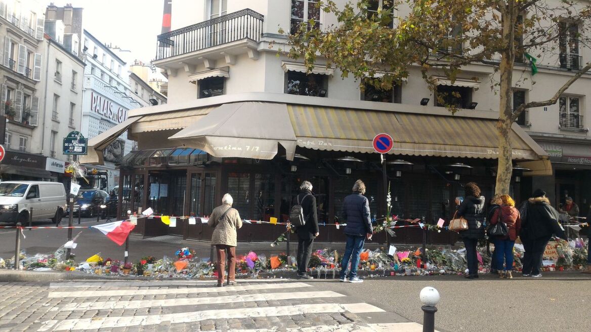 Επαναλειτουργεί το μπαρ «La Bonne Biere» μετά το αιματοκύλισμα στο Παρίσι 