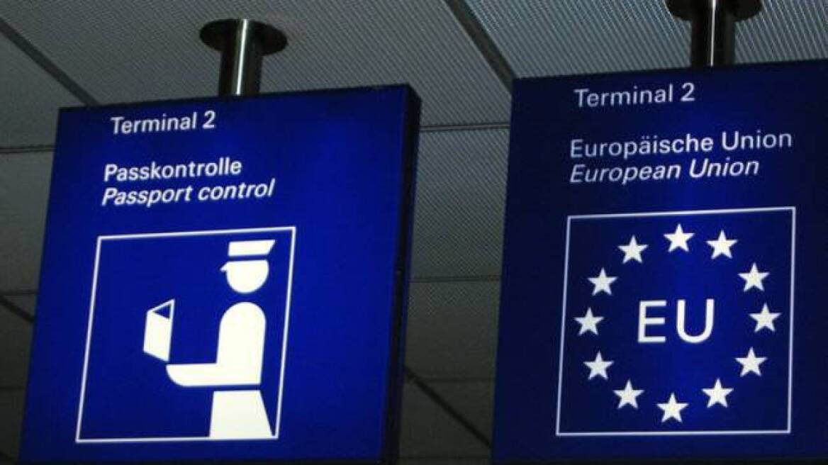 Ατακτη υποχώρηση από την κυβέρνηση για να γλιτώσει την έξοδο από τη Σένγκεν