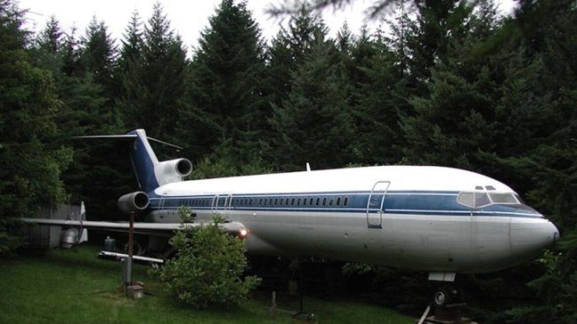 Olympic airlines plane turned into a home (pics+vid)