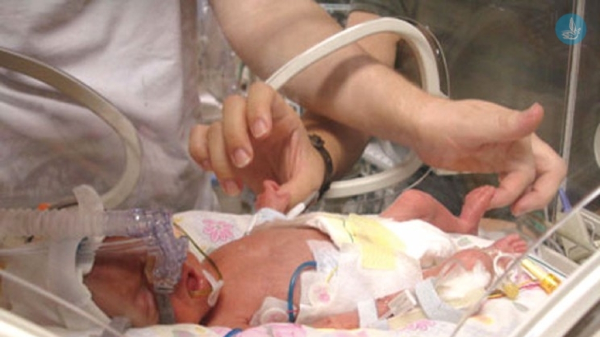 Ισόβια στη μάνα από τη Λέρο που άφησε το μωρό της να πεθάνει από ασιτία