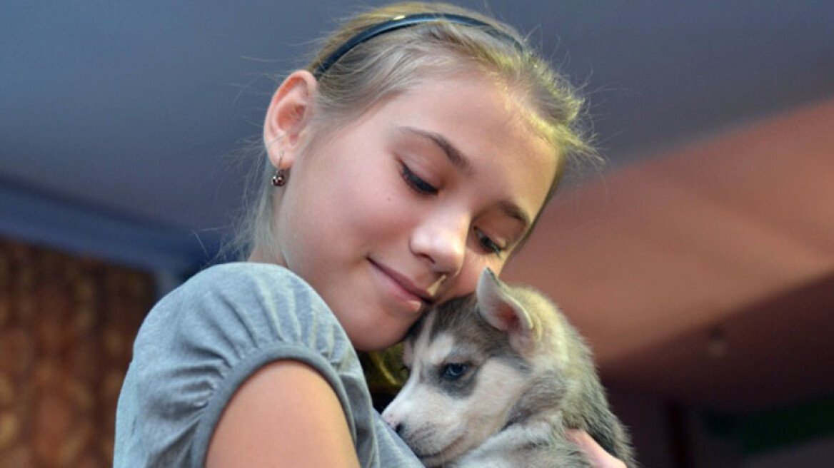 Ρωσία: Ένα κουτάβι το πρωτοχρονιάτικο δώρο του προέδρου Πούτιν σε 12χρονη