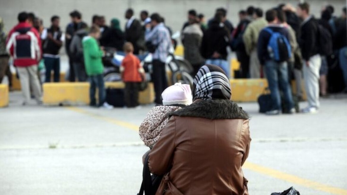 Ακόμη 1.500 πρόσφυγες στο λιμάνι του Πειραιά 