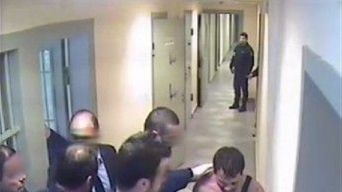 Αύριο η δίκη των σωφρονιστικών υπαλλήλων που κατηγορούνται για το θάνατο Αλβανού βαρυποινίτη
