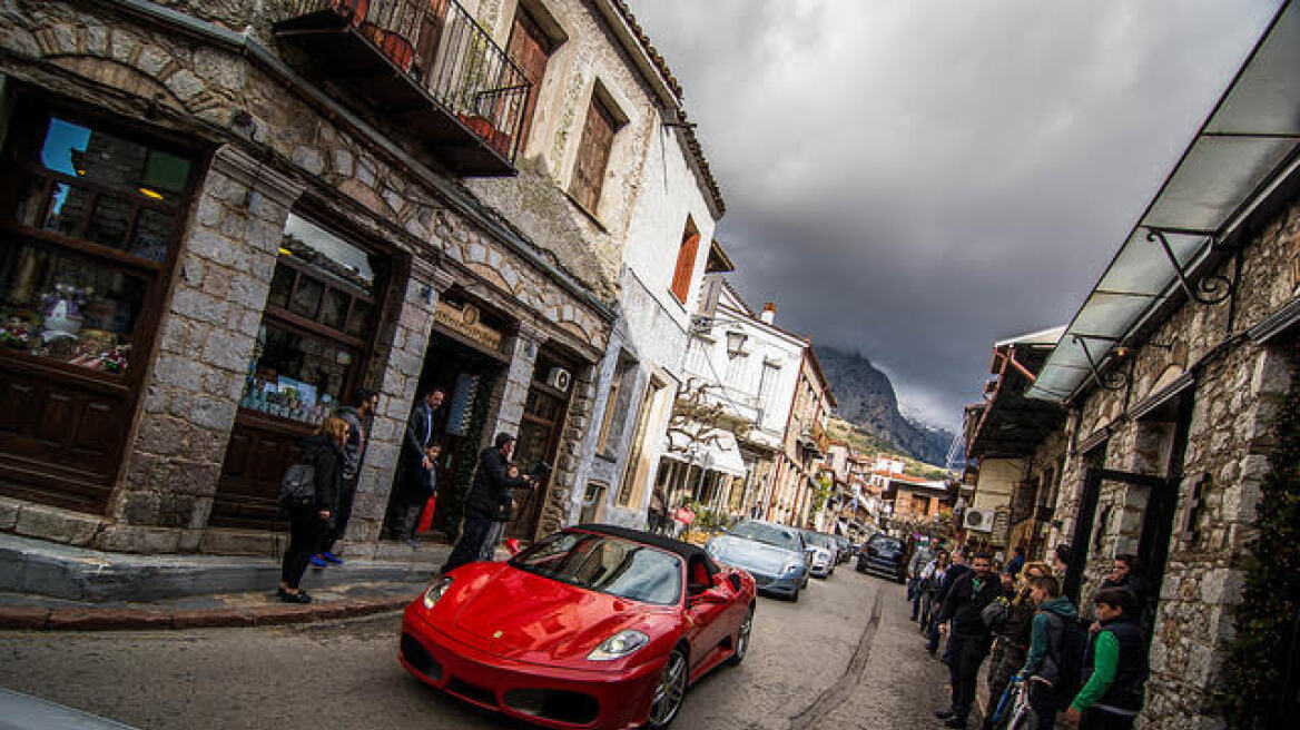 «Αντάμωμα» για Ferrari και Porsche στην Αράχωβα
