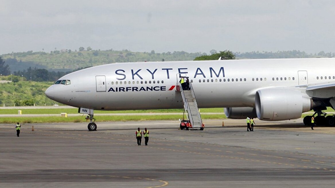Τέσσερις συλλήψεις για την «βόμβα»-φάρσα στο αεροπλάνο της Air France