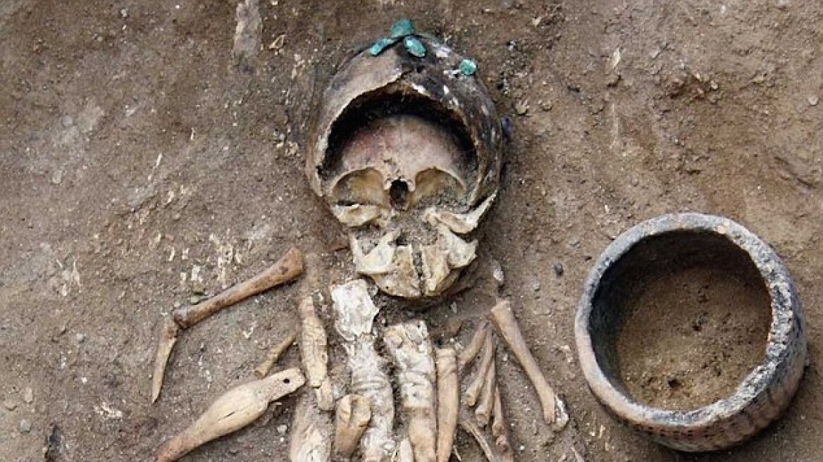 Κουδουνίστρα 4.500 ετών βρέθηκε σε τάφο παιδιού στη Ρωσία