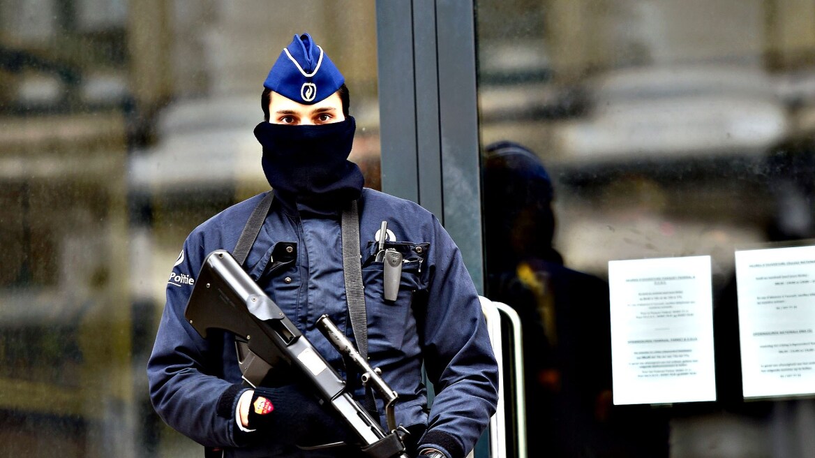 Βρυξέλλες: Όργια σε αστυνομικό τμήμα την ώρα που η πόλη ήταν «κλειστή» λόγω τρομοκρατίας