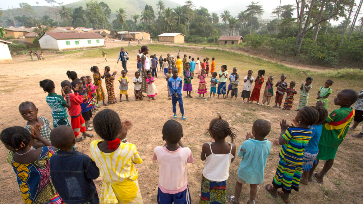 Γουινέα: Πάνω από 6.000 παιδιά έμειναν ορφανά εξαιτίας του Έμπολα