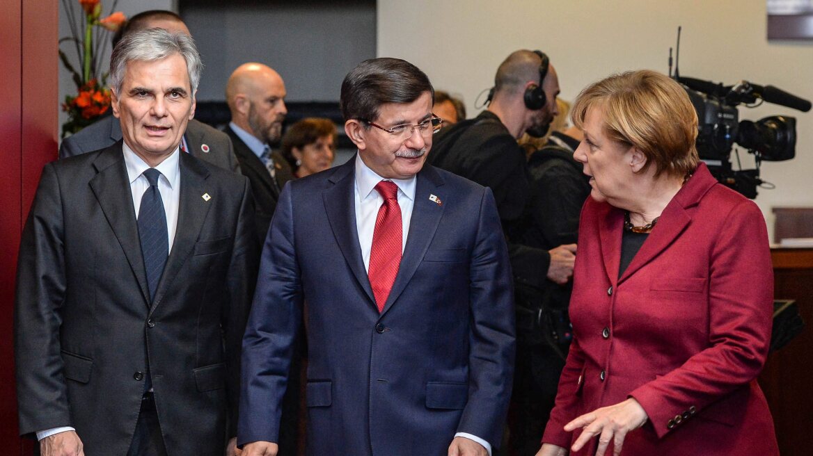 Κομισιόν: Δεν είμαστε καθόλου ικανοποιημένοι με την πρόοδο της Τουρκίας στο προσφυγικό