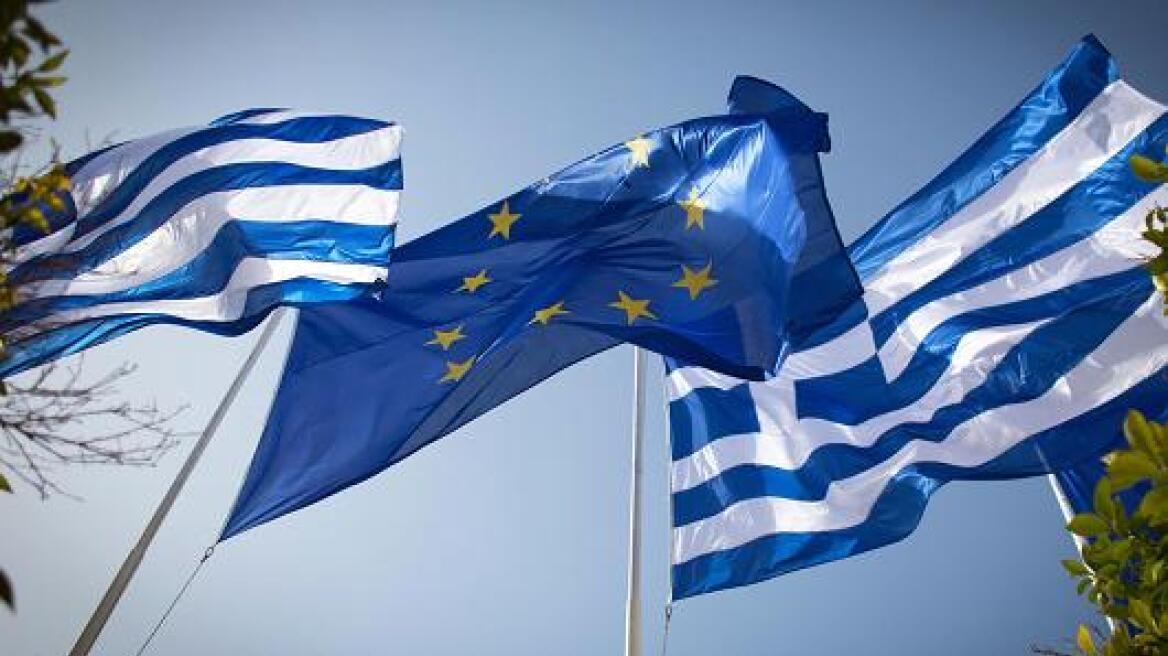 Δημοσκόπηση: 4 στους 10 Έλληνες θέλουν εθνικό νόμισμα