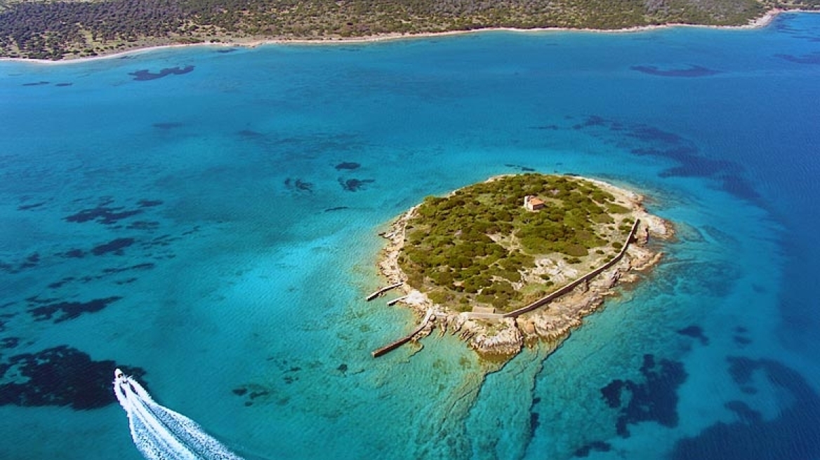 Greek private island among world’s top 22