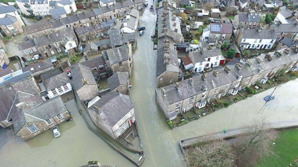 Συμβαίνει και στην Αγγλία: Έδωσαν επιδόματα σε «πλημμυροπαθείς» για σπίτια που δεν πλημμύρισαν