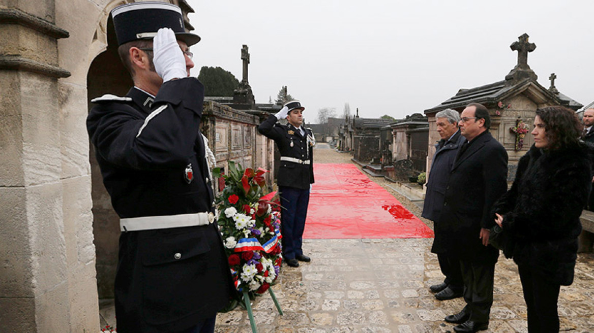  Γαλλία: Ο πρόεδρος Ολάντ επισκέφθηκε τον τάφο του Φρανσουά Μιτεράν