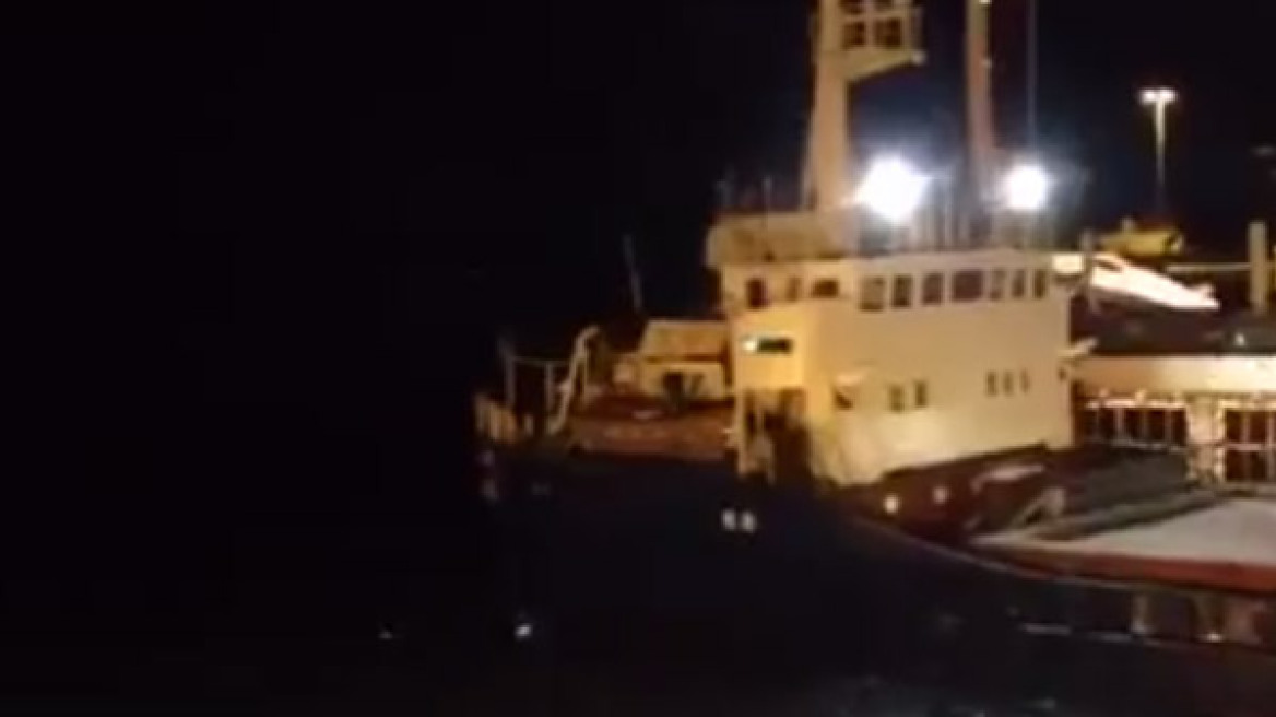 Βίντεο: Η στιγμή της πρόσκρουσης πλοίου στη γέφυρα του Πορθμού του Ευρίπου