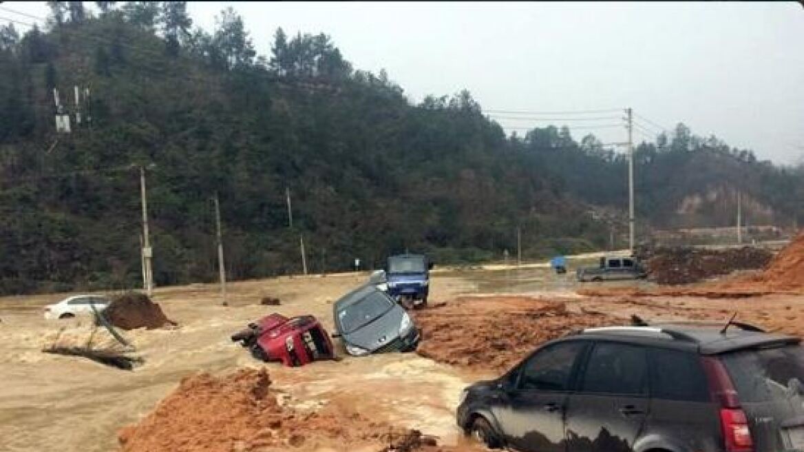 Κίνα: Πλημμύρισε χωριό μετά από κατάρρευση αναχώματος λίμνης