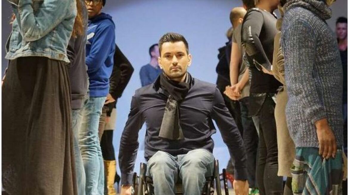 Ταν Καγκλάρ: Το πρώτο ανάπηρο μοντέλο στην πασαρέλα του Βερολίνου