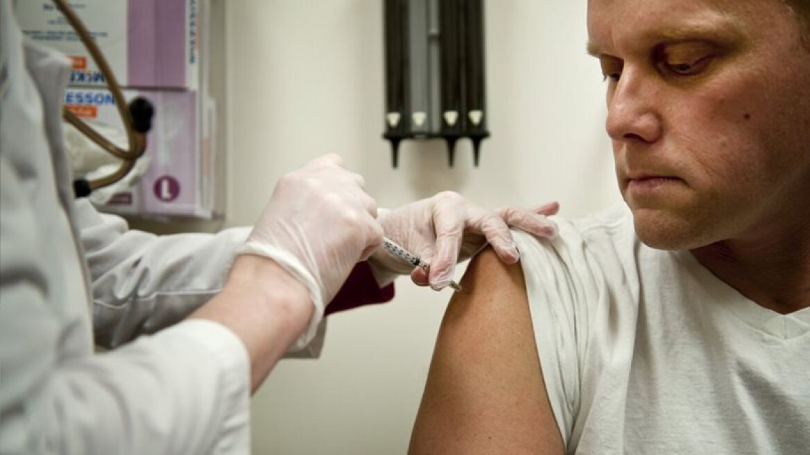Η γρίπη σαρώνει αλλά οι Έλληνες δεν εμβολιάζονται και το ΕΣΥ δεν έχει εντατικές