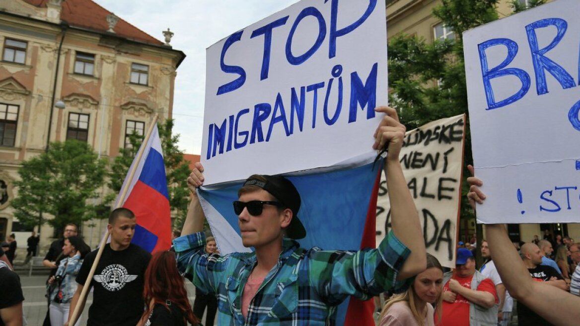 Τσεχία: Το 60% των πολιτών δεν θέλει τους πρόσφυγες στη χώρα