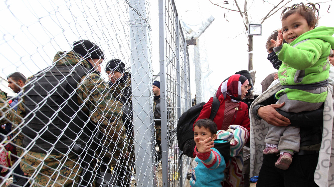 Ομαλά διεξάγεται πλέον η διέλευση προσφύγων στην ουδέτερη ζώνη Ελλάδας-ΠΓΔΜ