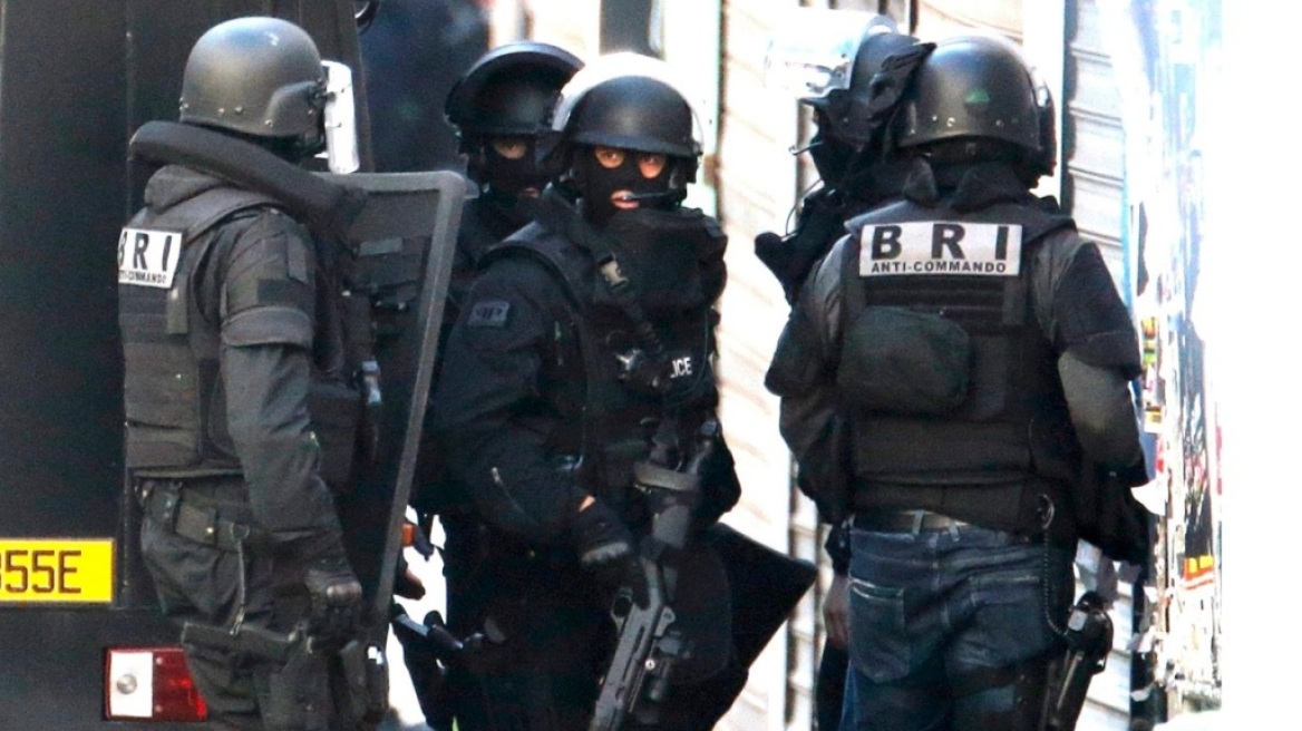Συναγερμός σε Γαλλία και Βρετανία: Εκκενώθηκαν σχολεία μετά από απειλές για βόμβες