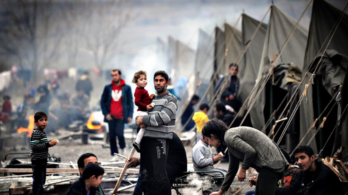 Πρόταση - σοκ από τους FT: Η Ελλάδα να «ανταλλάξει» χρέος με... πρόσφυγες!