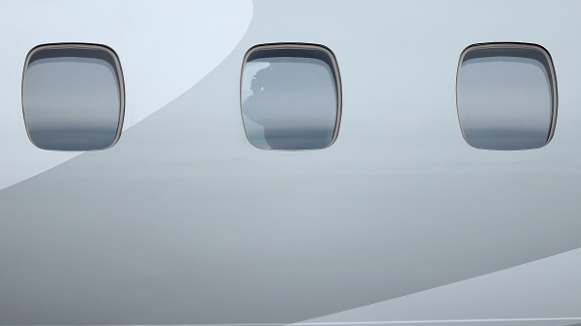 Βίντεο: Να γιατί τα παράθυρα των αεροπλάνων είναι στρογγυλά