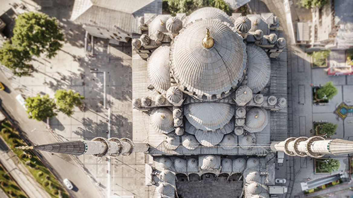 Stunning Inception-like photos of Istanbul