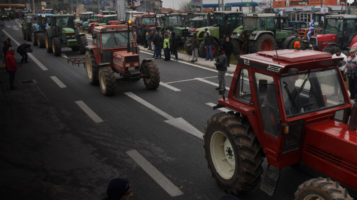 Έτοιμοι να κατέβουν στην Αθήνα με τα τρακτέρ οι αγρότες