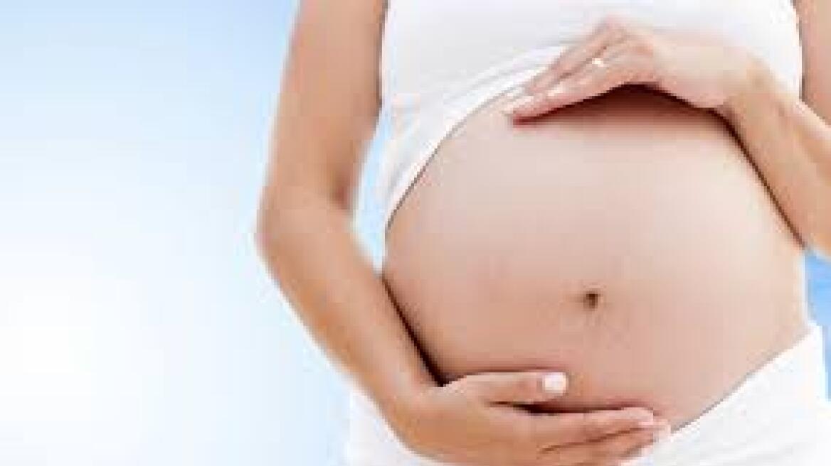 Παρένθετη μητρότητα: Από 50.000 έως 70.000 ευρώ ζητούν οι «δανεικές» μητέρες