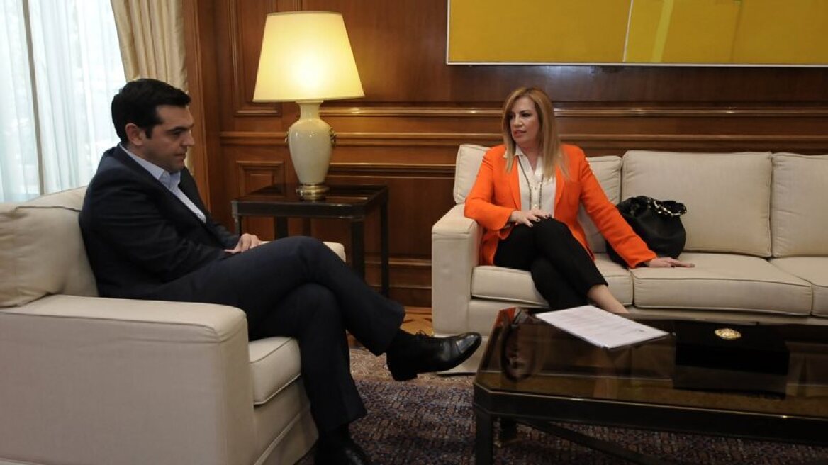 Refugee issue is not only a Greek problem, PM Tsipras and PASOK leader Gennimata say