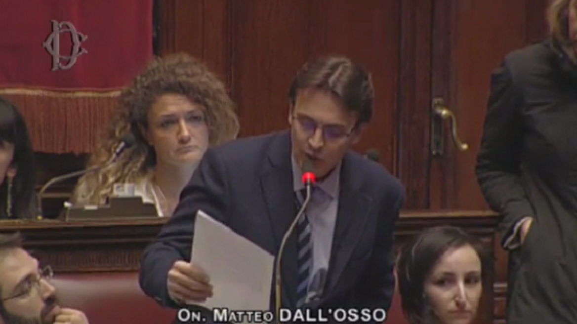 Βίντεο: Βουλευτής είπε «άντε και γ...» στον αντιπρόεδρο της ιταλικής Γερουσίας
