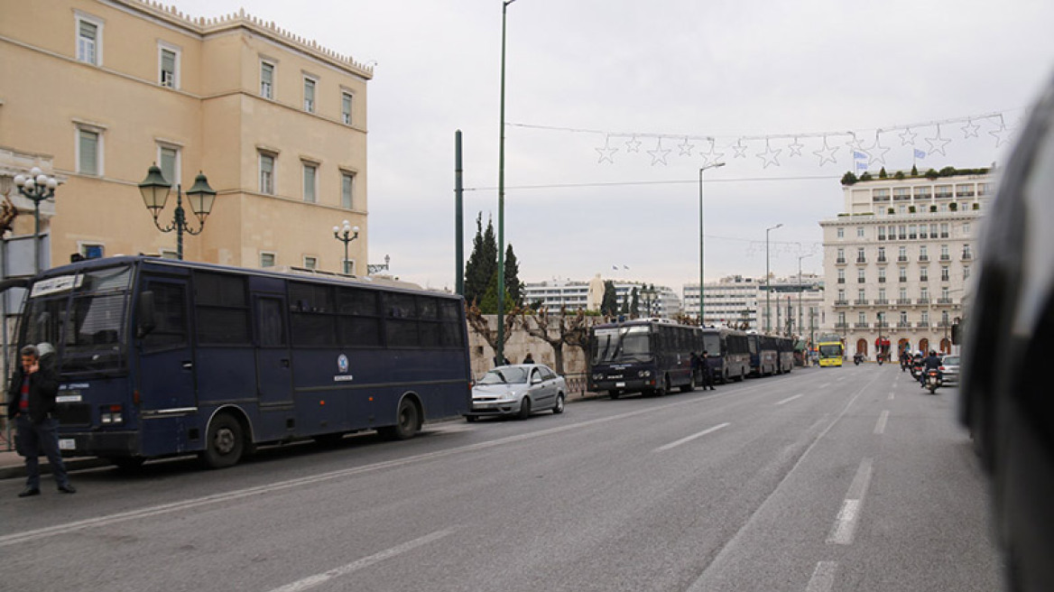 Αστυνομία παντού στο κέντρο της Αθήνας – Κλούβες στο Χίλτον