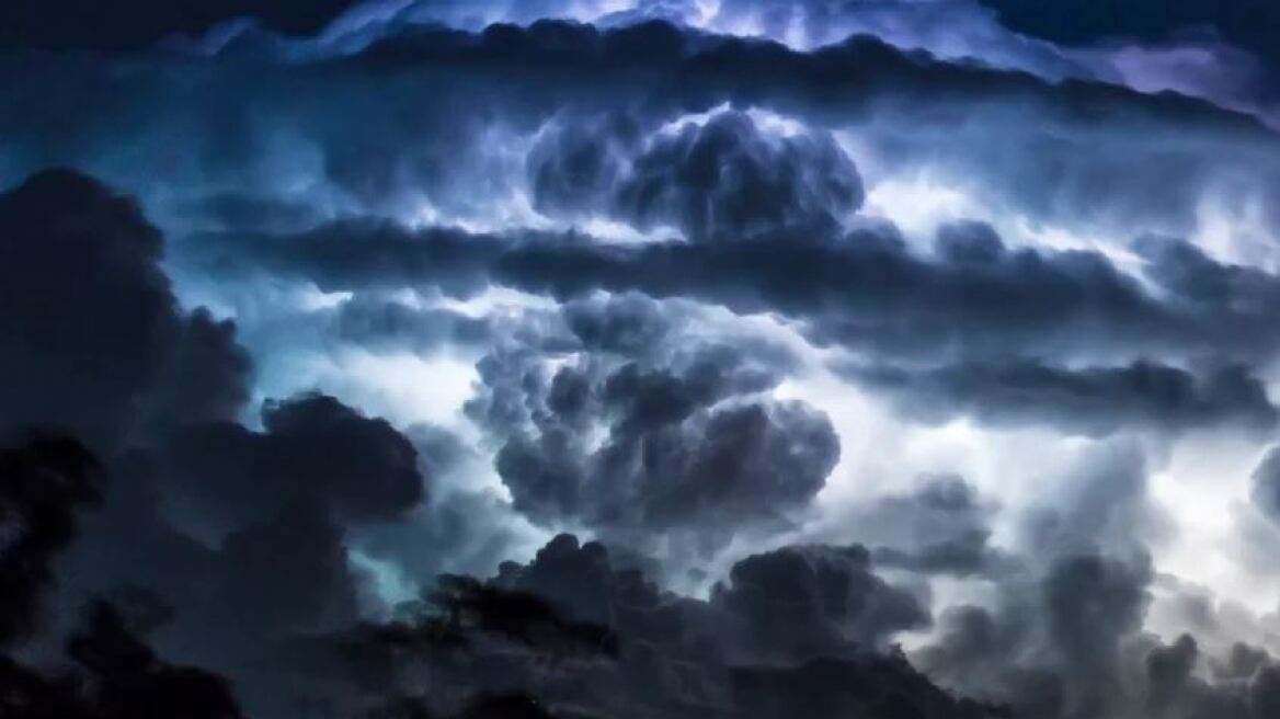 Εκπληκτικές εικόνες: Δείτε την δύναμη της φύσης σε μία τρομακτική καταιγίδα