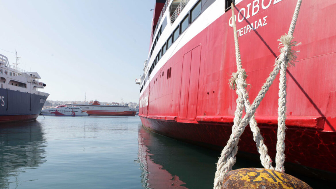 Δεμένα τα πλοία λόγω 48ωρης απεργίας της ΠΝΟ