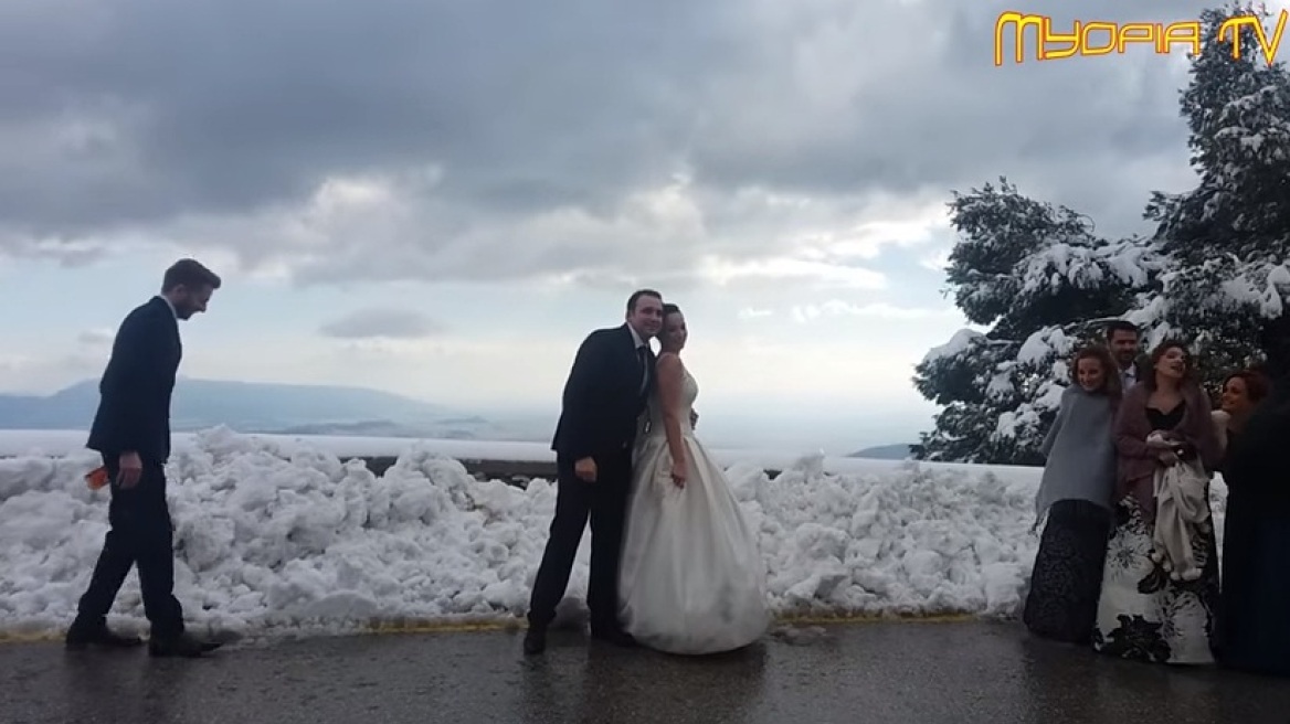 Βίντεο: Γαμήλια φωτογράφηση στην χιονισμένη Πάρνηθα