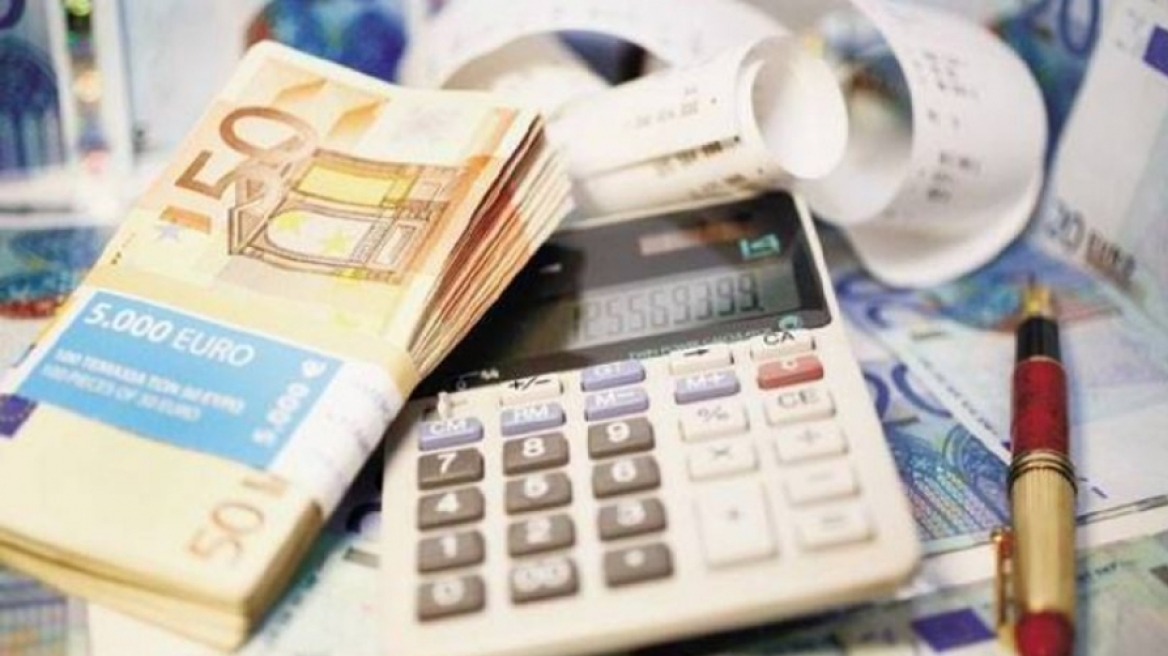 Ποιοι γλιτώνουν το φόρο για εισοδήματα έως 6.000 ευρώ