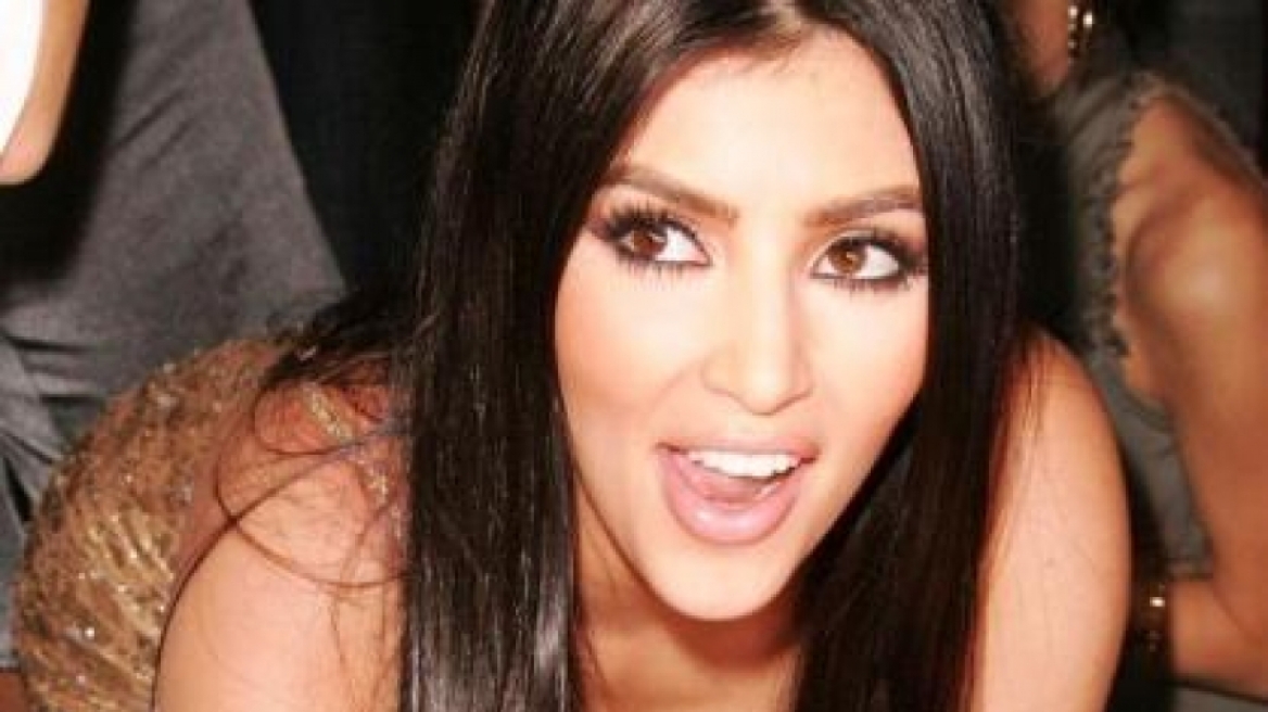 Kim Kardashian: Η σιθρού μπλούζα της έκανε τα φλας να πάρουν «φωτιά» 