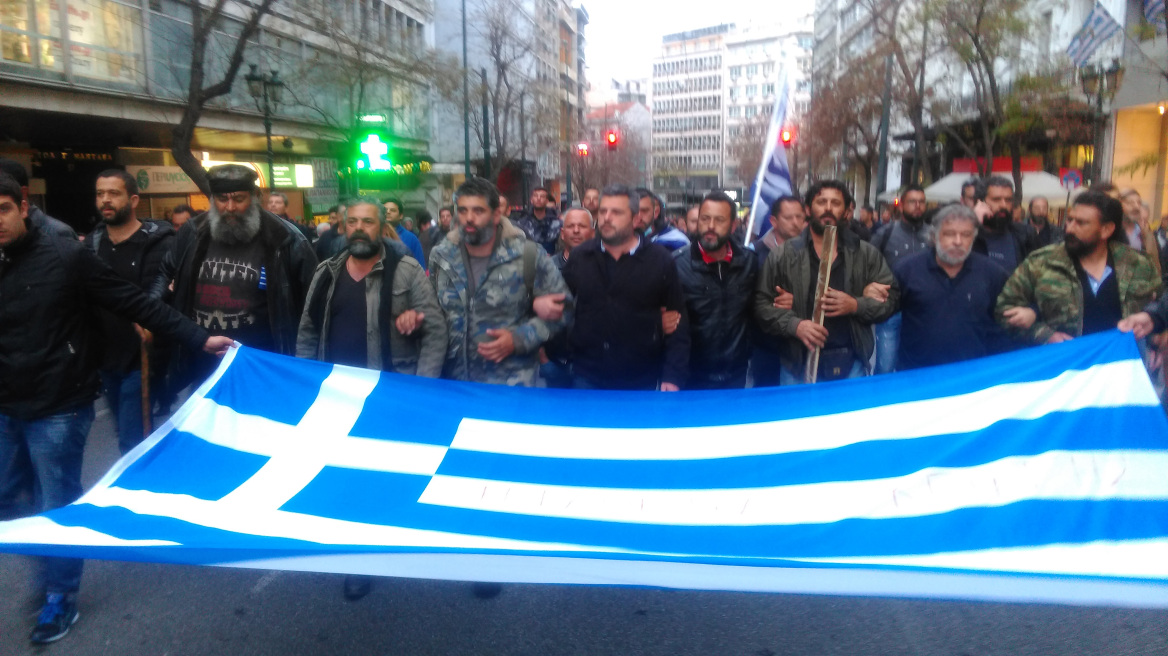 Κατασκήνωσαν στο Σύνταγμα οι αγρότες - Νέο συλλαλητήριο το Σάββατο