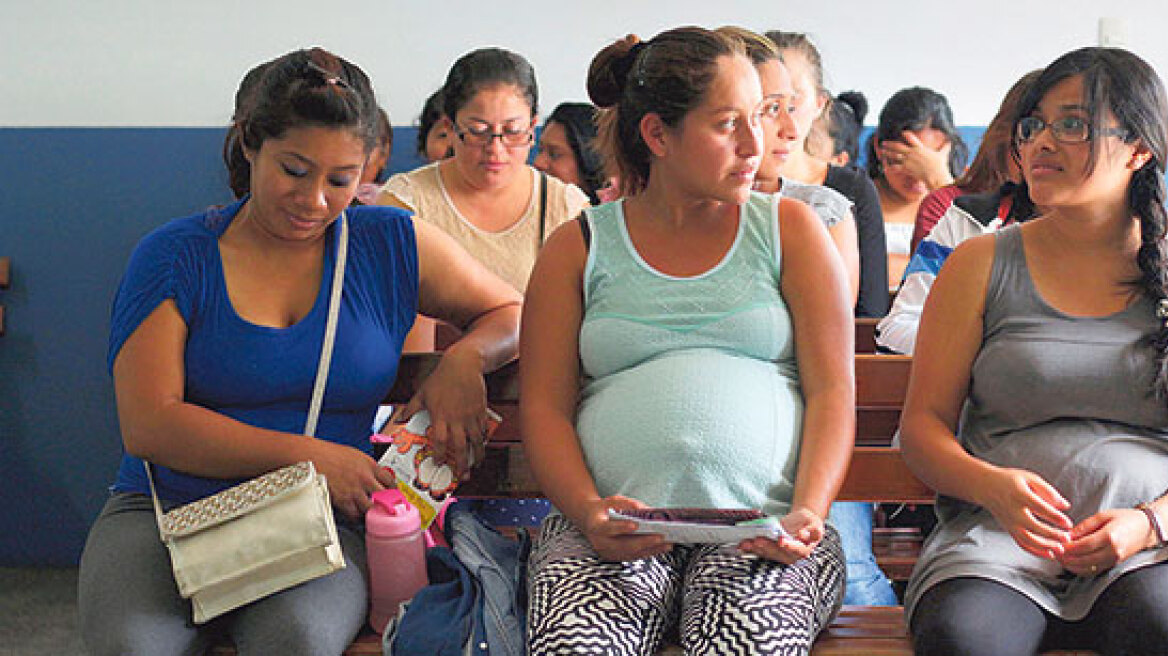 Ο Ζίκα έχει προσβάλει πάνω από 5.000 Κολομβιανές εγκύους