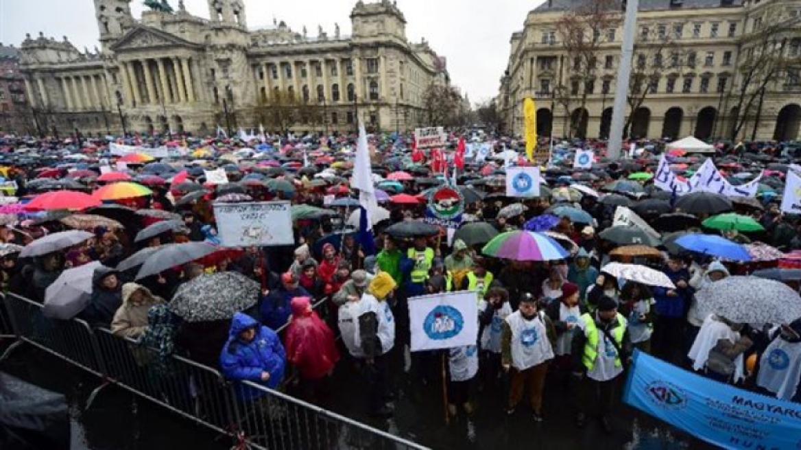Βουδαπέστη: Χιλιάδες στους δρόμους κατά των αλλαγών στην εκπαίδευση