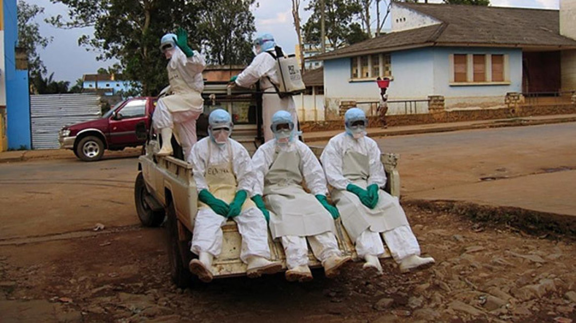 Ρωσία: Δοκιμάζει «πολύ αποτελεσματικό» εμβόλιο για τον Έμπολα στη Γουινέα