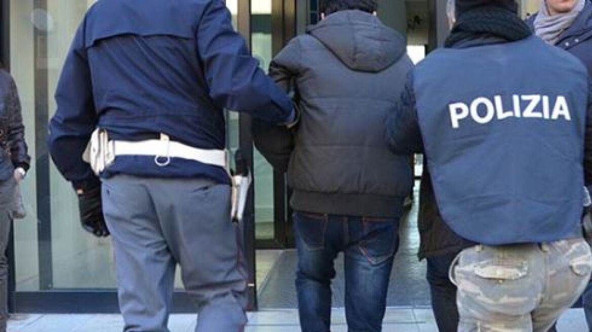 Ιταλία: Βασάνιζε την 20χρονη γυναίκα του με τη βοήθεια των γονιών του 