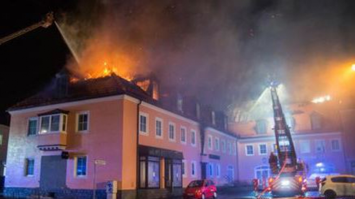 Δρέσδη: Πανηγύριζαν βλέποντας να καίγεται κέντρο μεταναστών