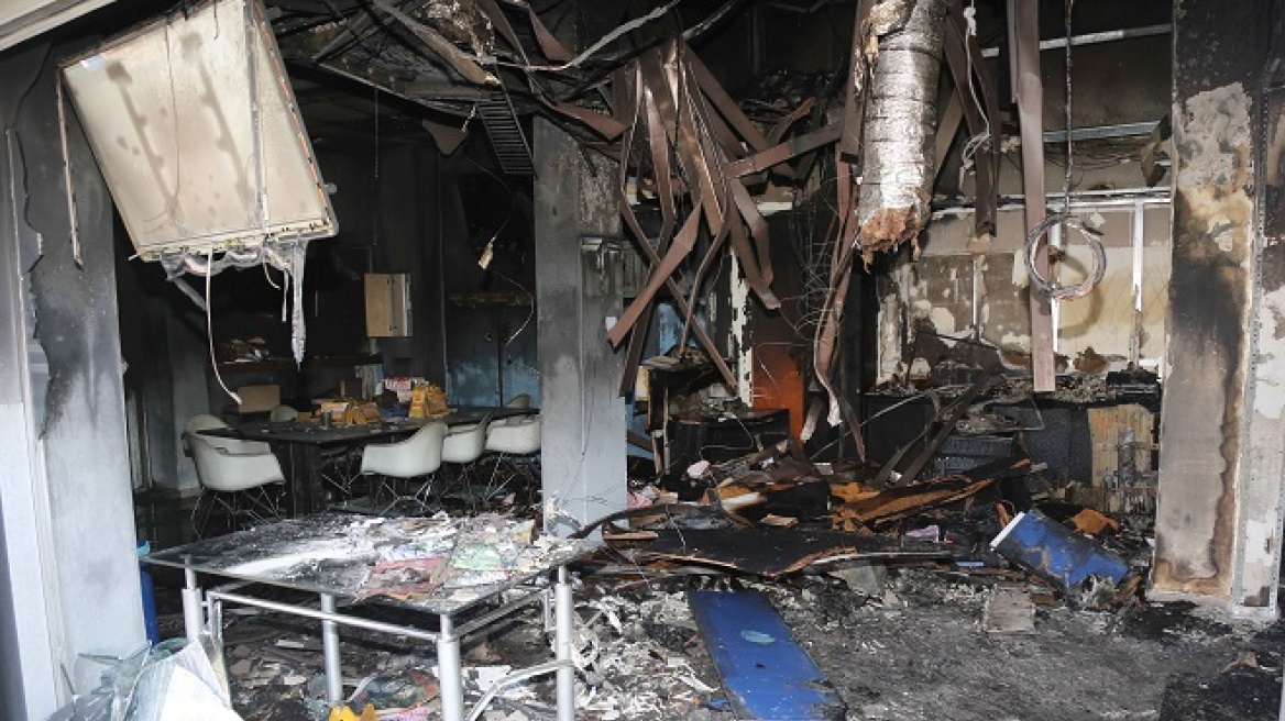 Άγνωστοι έκαψαν το πρακτορείο ΟΠΑΠ του γιου του βουλευτή Παναγούλη