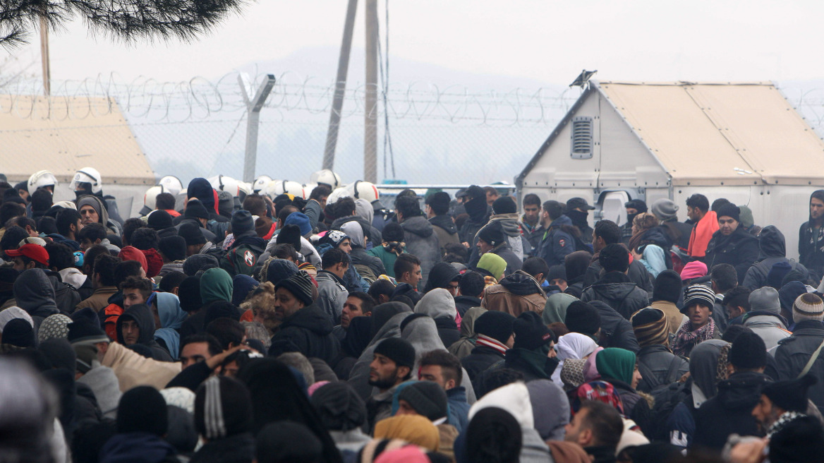 Σουηδός υπουργός Μετανάστευσης: «Δεν θα μετατρέψουμε την Ελλάδα σε απέραντο καταυλισμό»