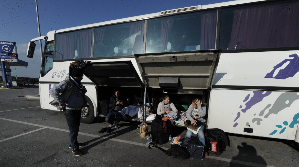 Λεωφορείο με καρκινοπαθείς πρόσφυγες εγκλωβισμένο στο Πολύκαστρο Κιλκίς