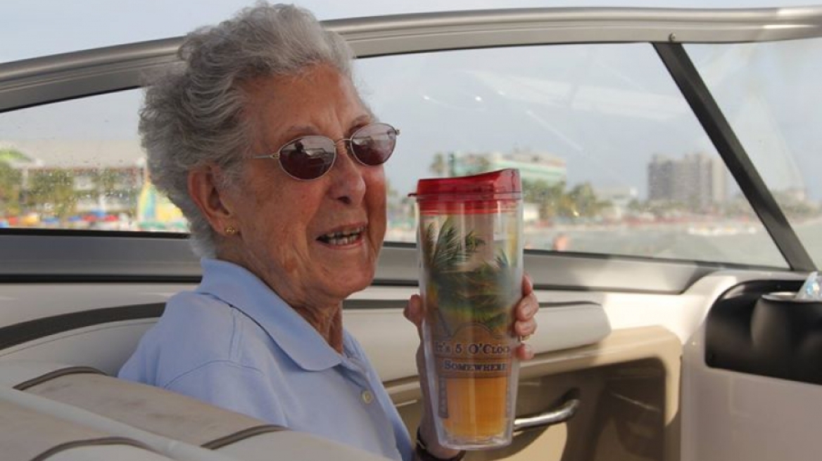 Δείτε την 90χρονη που επέλεξε το ταξίδι των ονείρων της και όχι τη θεραπεία κατά του καρκίνου