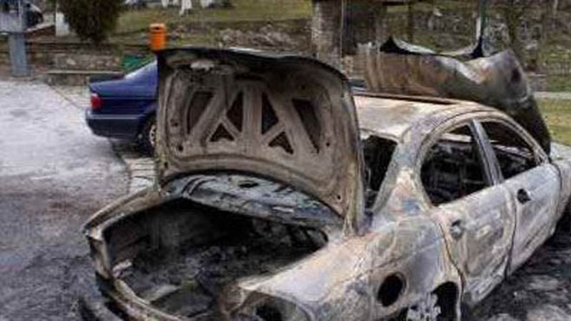 Άγιος Νικόλαος: Κάηκαν ολοσχερώς δύο αυτοκίνητα