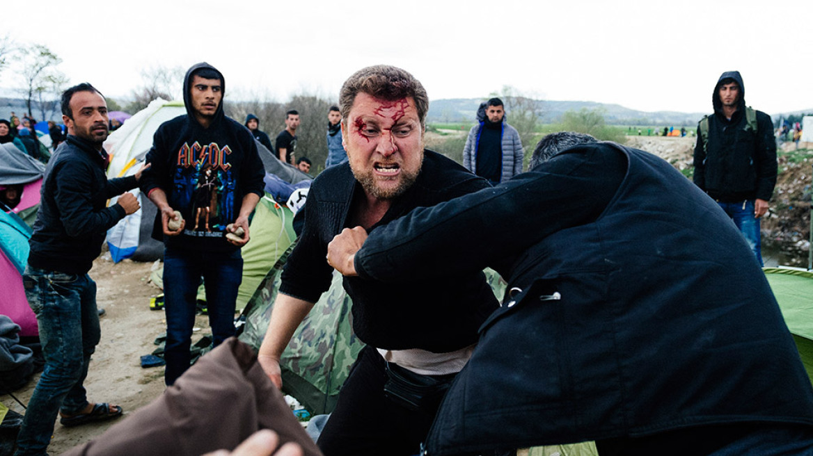 Εκλεισαν de facto τη «βαλκανική οδό» για τους πρόσφυγες - Δέρνονται μεταξύ τους από απελπισία στην Ειδομένη
